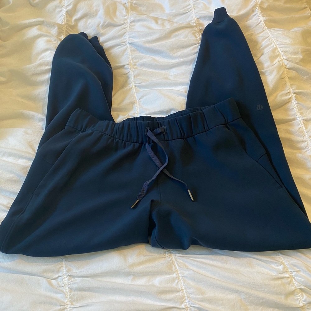 Lululemon On The Fly Jogger Woven